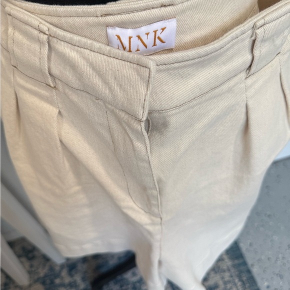 Cream Pleated Short - Picture 2 of 6